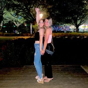 Meet your Posher, Elodie